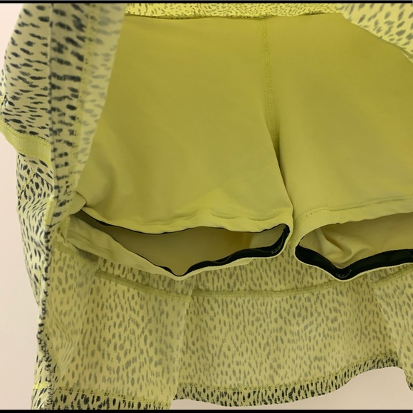 SOLD💛BNWOT ⭐️ LULULEMON PACE RIVAL SKIRT/SKORT LIME/YELLOW/GRAY DOTS-SIZE 6 REG - Picture 6 of 12